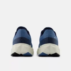 New Balance FuelCell Propel v5
