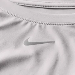 Nike Dri-FIT One Classic Short Sleeve Tee