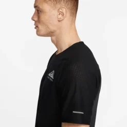 Nike Dri-FIT Solar Chase Short Sleeve Tee