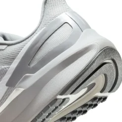 Nike Structure 25