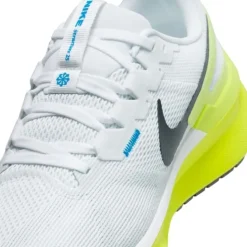 Nike Structure 25