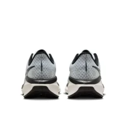 Nike Vomero 17