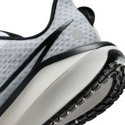Nike Vomero 17